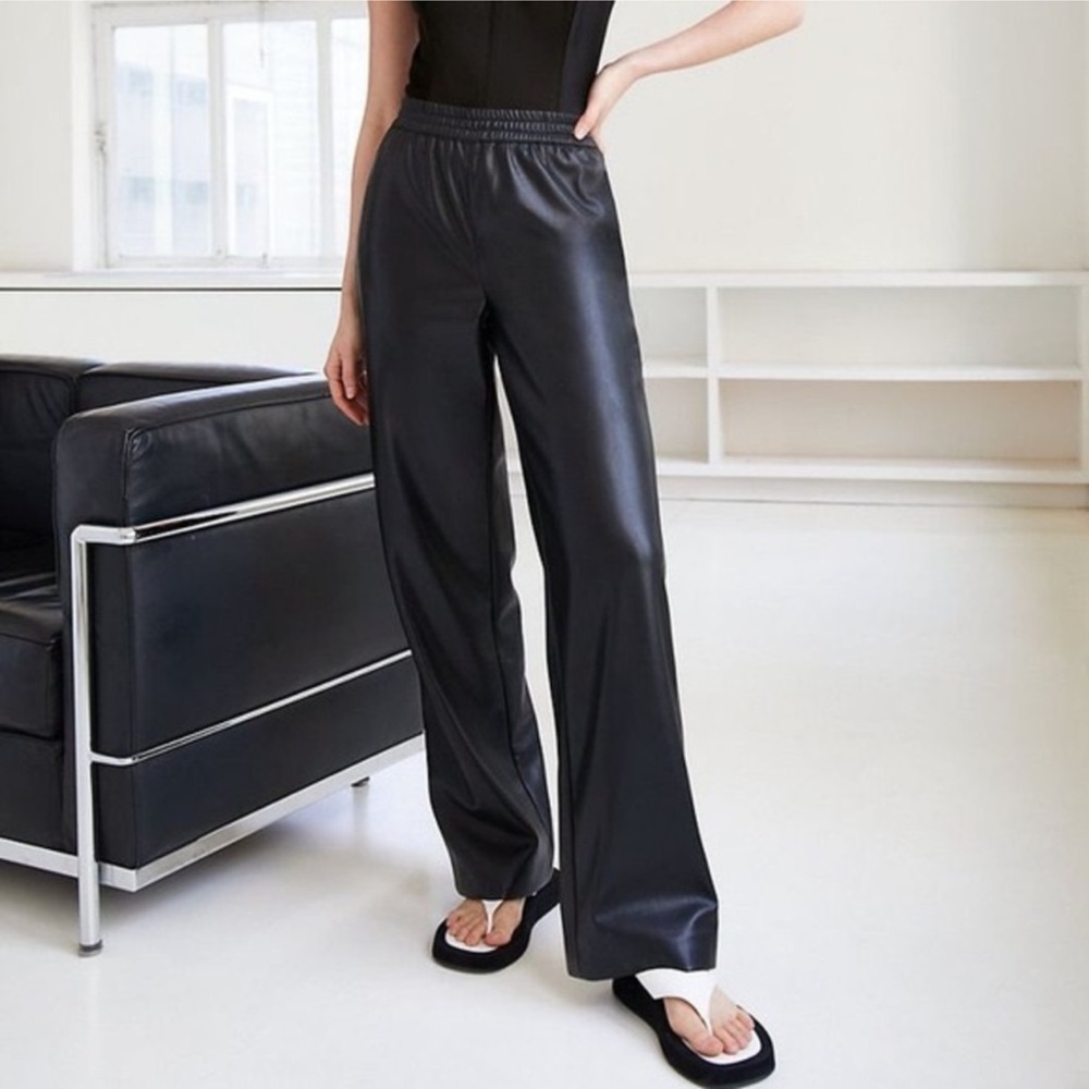 Aritzia Babaton Knightly Vegan Faux‎ Black Leather Wide Leg Pull On Pant Size 2